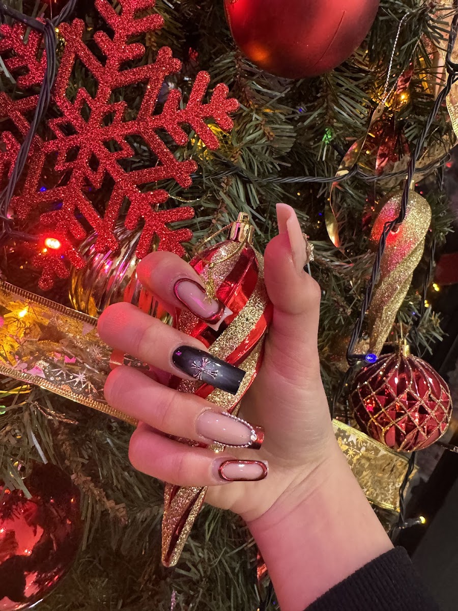 Festive red and silver nail set