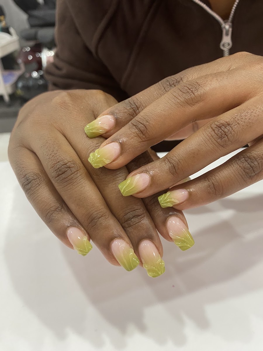Soft yellow ombre manicure